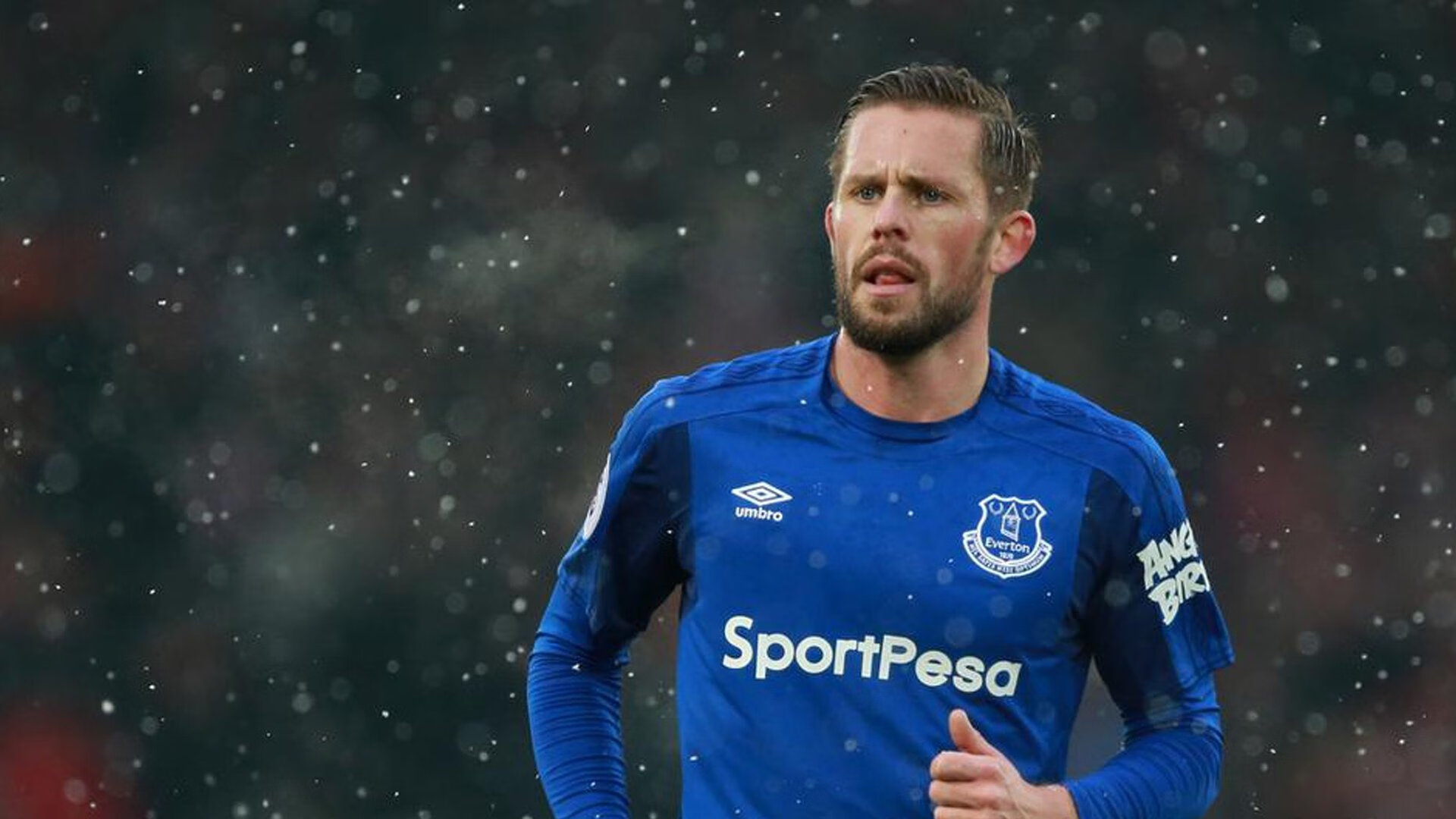 磨刀霍霍：比赛进行得如火如荼，胜负难以预料，磨刀霍霍图片